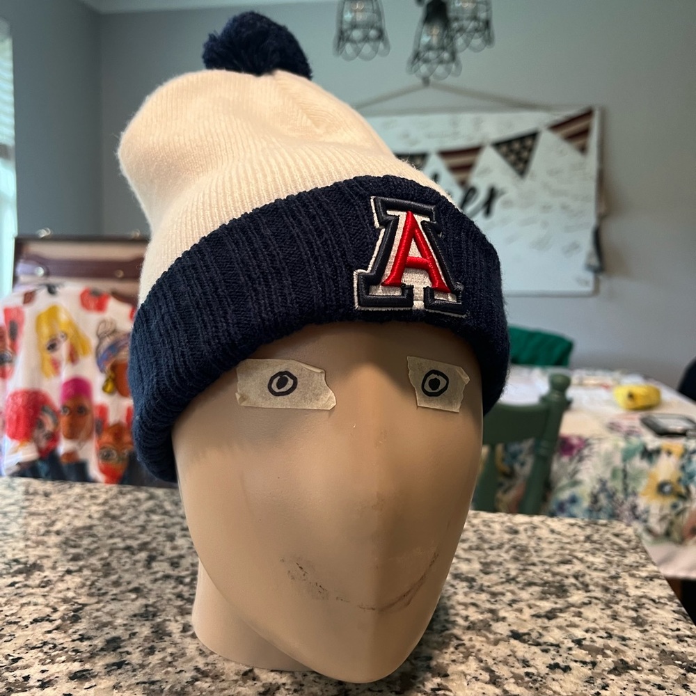 University of Arizona beanie NEW w/o tag